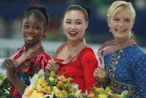 花花娱乐圈吃瓜,揭秘明星幕后故事，吃瓜群众狂欢盛宴